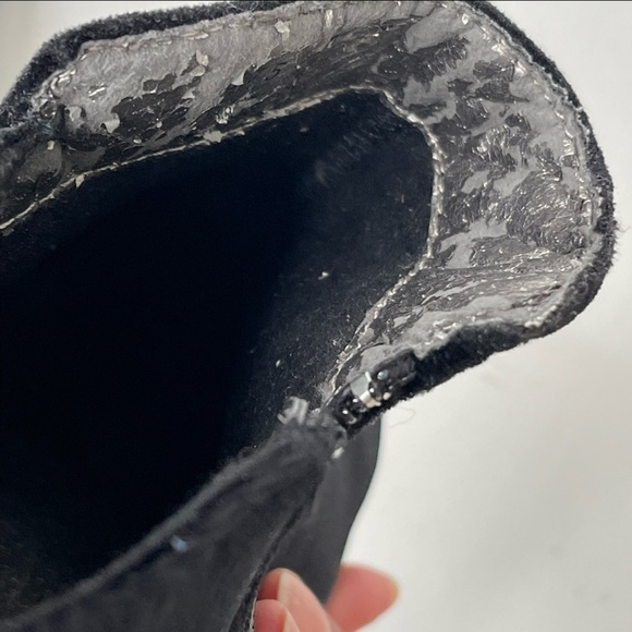 Very Volatile Black Velvet Ankle Boots Booties Sz 7.5 - Picture 11 of 11